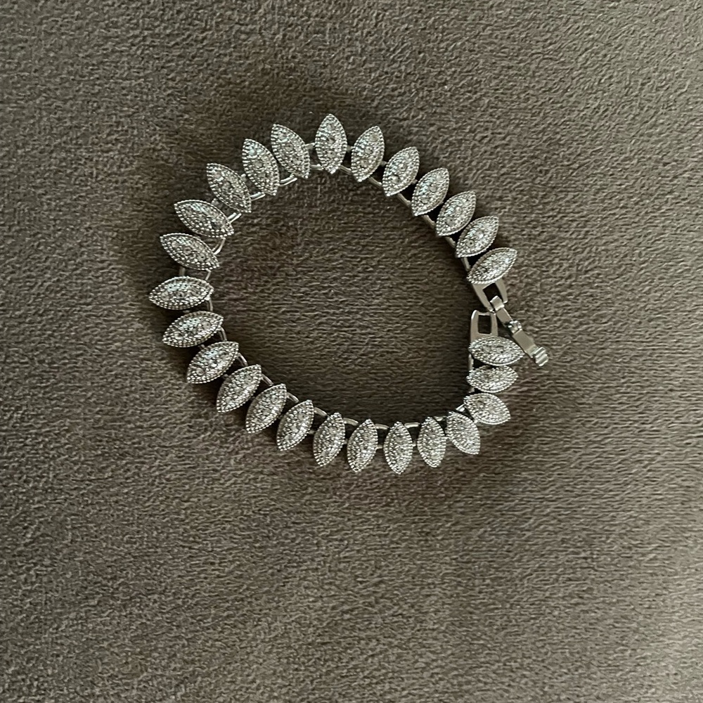 Beautiful shiny bracelet - Picture 2 of 2